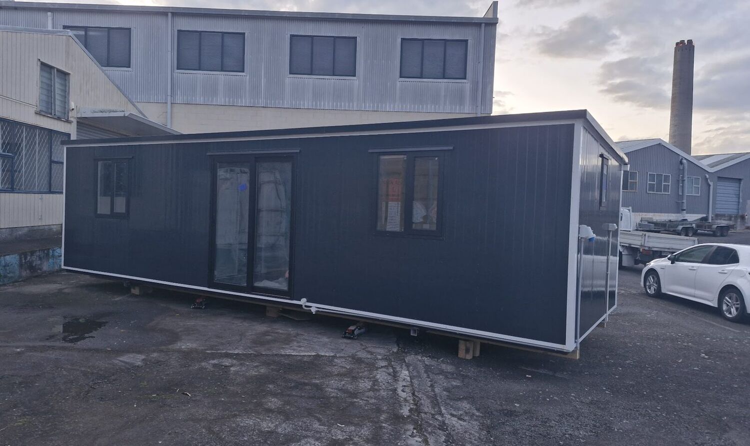 A 9 × 2.8 m  /  9 × 3 m Simple Cabins portable cabin